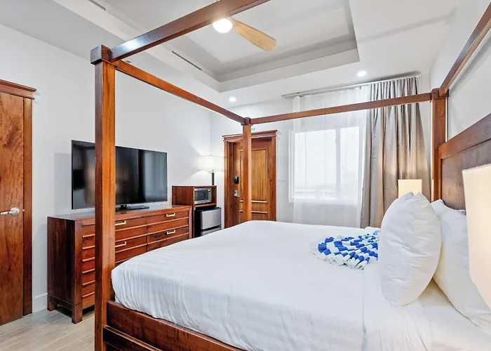 Royal Kahal Resort San Pedro (Ambergris Caye)